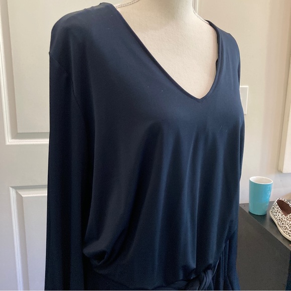 Chico’s Travelers Navy Jumpsuit, Longsleeve V-neck, size 3 (16/18) - Picture 4 of 8